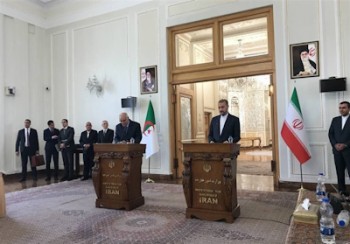 ایران و الجزایر برای لغو روادید سیاسی توافق کردند