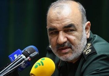 فرمانده سپاه وزارت بهداشت ایران را پیشتاز جهانی مبارزه با کرونا خواند
