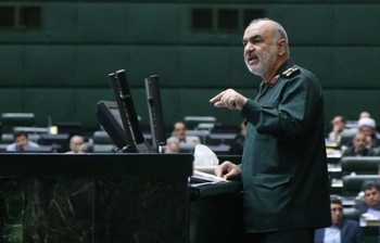 دستهایمان به شما می‌رسد