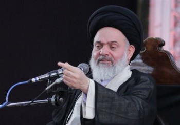 نباید به خاطر مشکلات معیشتی برخی از روحانیان بگویند چرا انقلاب کردیم