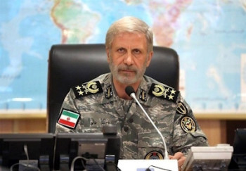 گریبان کسانی که رهبر ما را شهید کردند رها نمیکنیم گریبان کسانی که رهبر ما را شهید کردند رها نمیکنیم