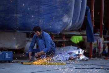 سالانه صد هزار کارگر ایرانی می سوزند