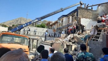 در ریزش ساختمانی در کرمانشاه حداقل ۹ نفر کشته و مصدوم شدند