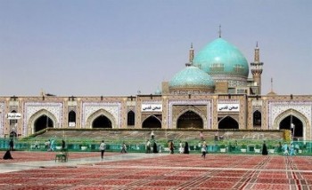 به ۳ طلبه در حرم مطهر رضوی حمله شد به ۳ طلبه در حرم مطهر رضوی حمله شد