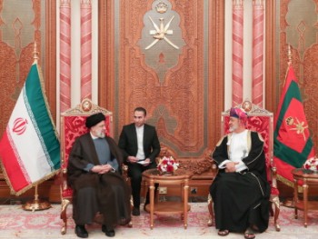 ایران و عمان دوازده سند همکاری امضا کردند