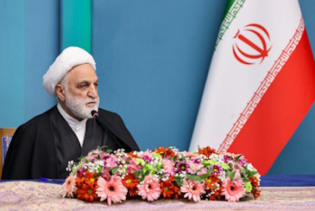 اقلیت باید تمکین کنند