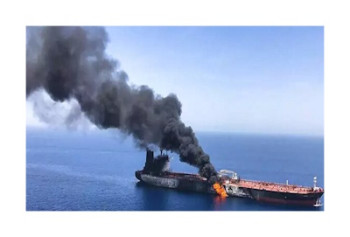 دو فروند نفتکش متخلف منفجر شدند دو فروند نفتکش متخلف منفجر شدند