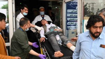حداقل ۲۵ دانشآموز در۳ انفجار پیاپی در غرب کابل کشته شدند حداقل ۲۵ دانشآموز در۳ انفجار پیاپی در غرب کابل کشته شدند