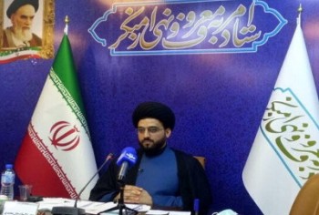 در حال طرح همجنسگرایی، نیمه برهنگی و هم آغوشی هستند