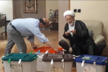 مهدی کروبی در انتخابات ایران شرکت کرد