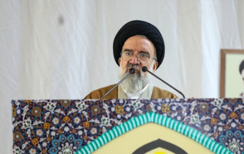 مذاکره با دشمن ساده‌لوحی است
