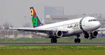 گروه دوم مسافران هواپیمای ربوده شده لیبی آزاد شدن