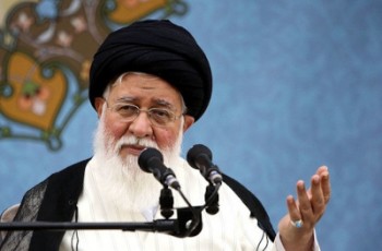 کسی که در انتخابات شرکت نکند مسلمان نیست 