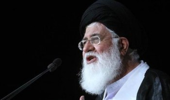 امام خمینی از درون قبر بر جامعه حکومت می‌کند