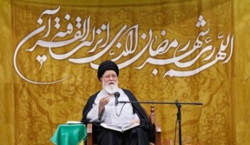 افراد حتی در خانه خود نیز باید مقید و ملتزم به حیا و عفت باشند