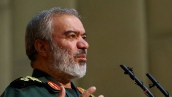 دشمن در داخل کشور در حال یارگیری است