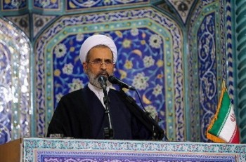 همه مردم به جز اندکی فریب خورده پای انقلاب ایستادهاند همه مردم به جز اندکی فریب خورده پای انقلاب ایستادهاند