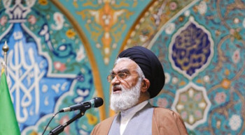 مقابله با طاغوت یک اصل اساسی است