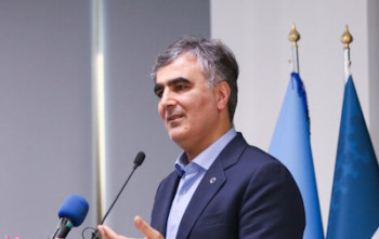 شبکه بانکی امروز دچار بحران است