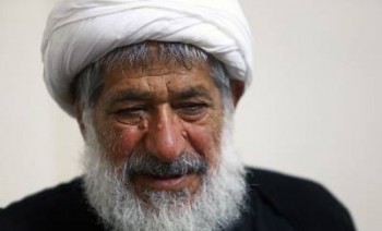 سزاوار نیست عمامه به‌سرها حق‌پوشی و حق‌کشی کنند