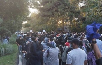 در تهران و ۶ شهر دیگر ایران تجمعات اعتراضی برگزار شد