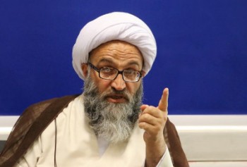جنایتکاران ضد انقلاب به مردم تیراندازی کرده و افراد بی‌گناه را می‌کشند