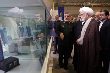 جوانان را بیاورید دستاورد‌های نظامی را ببینند