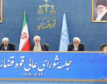 مسئله ارز و نوسانات ارزی را رها نکنید 