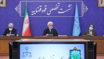 سالیانه میلیاردها دلار قاچاق ارز و کالا در ایران صورت می‌گیرد