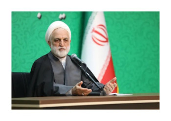 نباید از نفوذ دشمن غفلت کنیم