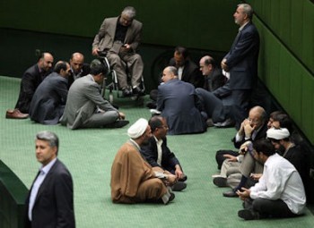 مجلس ایران می تواند حقوقدانان شورای نگهبان را عزل کند