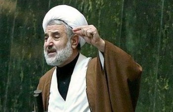 حسن روحانی در حال پهن کردن فرش قرمز برای دشمن است