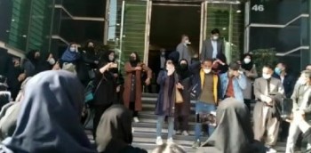 اعتراض معلمان حقالتدریسی ایران برای هفتمین روز ادامه یافت اعتراض معلمان حقالتدریسی ایران برای هفتمین روز ادامه یافت