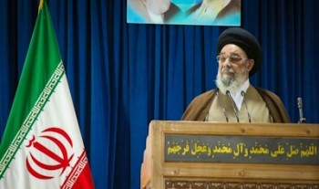 برخی کودکانه خدمات انقلاب را نادیده می‌گیرند