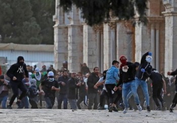 حداقل ۴۲نفر از نمازگزاران فلسطینی در مسجدالاقصی مجروح شدند