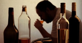آمار فوت و بستری ناشی از مسمومیت با الکل افزایش یافت