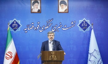 جعفر پناهی برای گذراندن حکم ۶ سال حبس به اوین معرفی شد