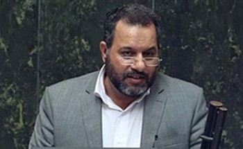 می‌خواهند عَلم حجاب را زمین بزنند 