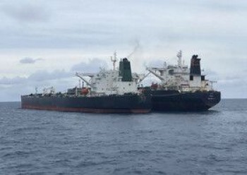 یک نفتکش ایرانی در آبهای اندونزی توقیف شد