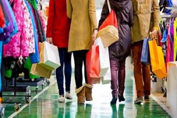 با واحد‌های صنفی عرضه کننده لباس های نامتعارف برخورد می شود