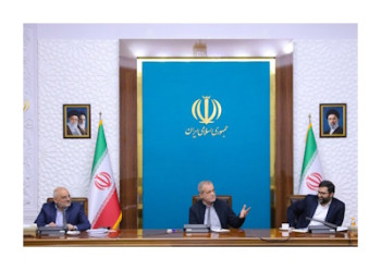 همگان پای‌کار بیایند