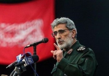 رییس جمهور پست فطرت آمریکا باید سر کلاس سلمان رشدی بنشیند