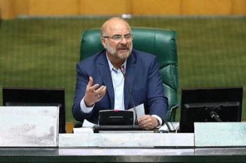 کجا نوشته تنها یک بار در سال مجاز به افزایش حقوق هستیم؟ 