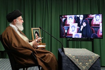 نحوه بیان مطالبات به گونه ای نباشد که اعتراض به نظام تلقی شود 
