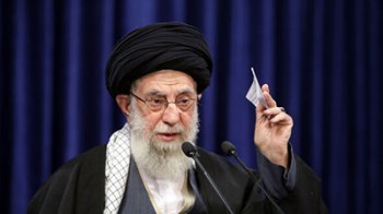 نقش‌آفرینی جوانان در مسائل اساسی از برترین افتخارات انقلاب است