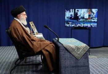 رهبر انقلاب: پیوند کارگران با نظام یک پیوند دائمی است