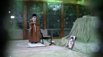 به ارواح مدافعان اسلام و ایران ادای احترام شد