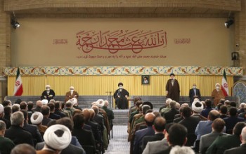 نظام ملاحظه هیچ کس را نمی‌کند