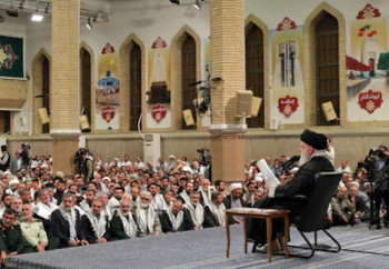 با نظام سلطه صریحاً مخالف هستیم