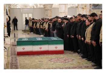 وداع عراقیها با پیکر رهبر شهید وداع عراقیها با پیکر رهبر شهید